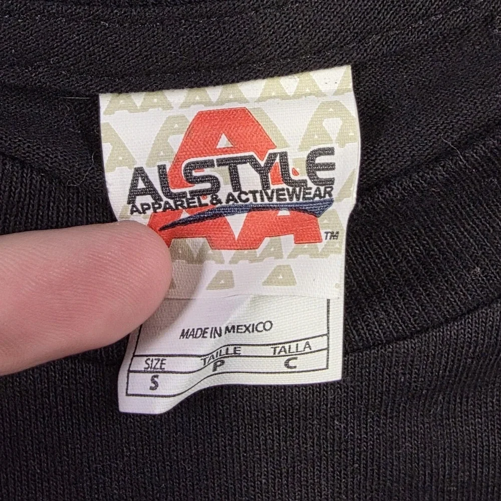 Alstyle selling lady